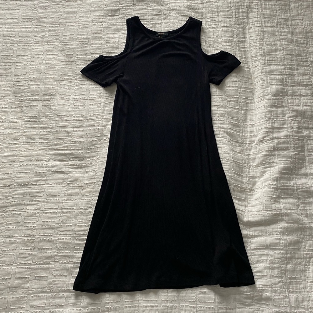 Cut-out shoulder Forever 21 Mini Dress